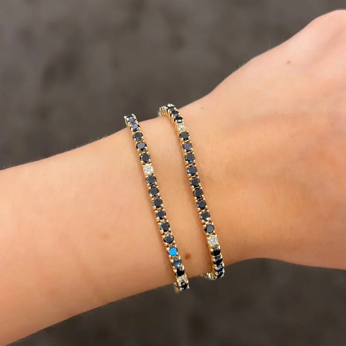 14K GOLD DIAMOND AND BLACK DIAMOND MEDIUM HILARY TENNIS BRACELET