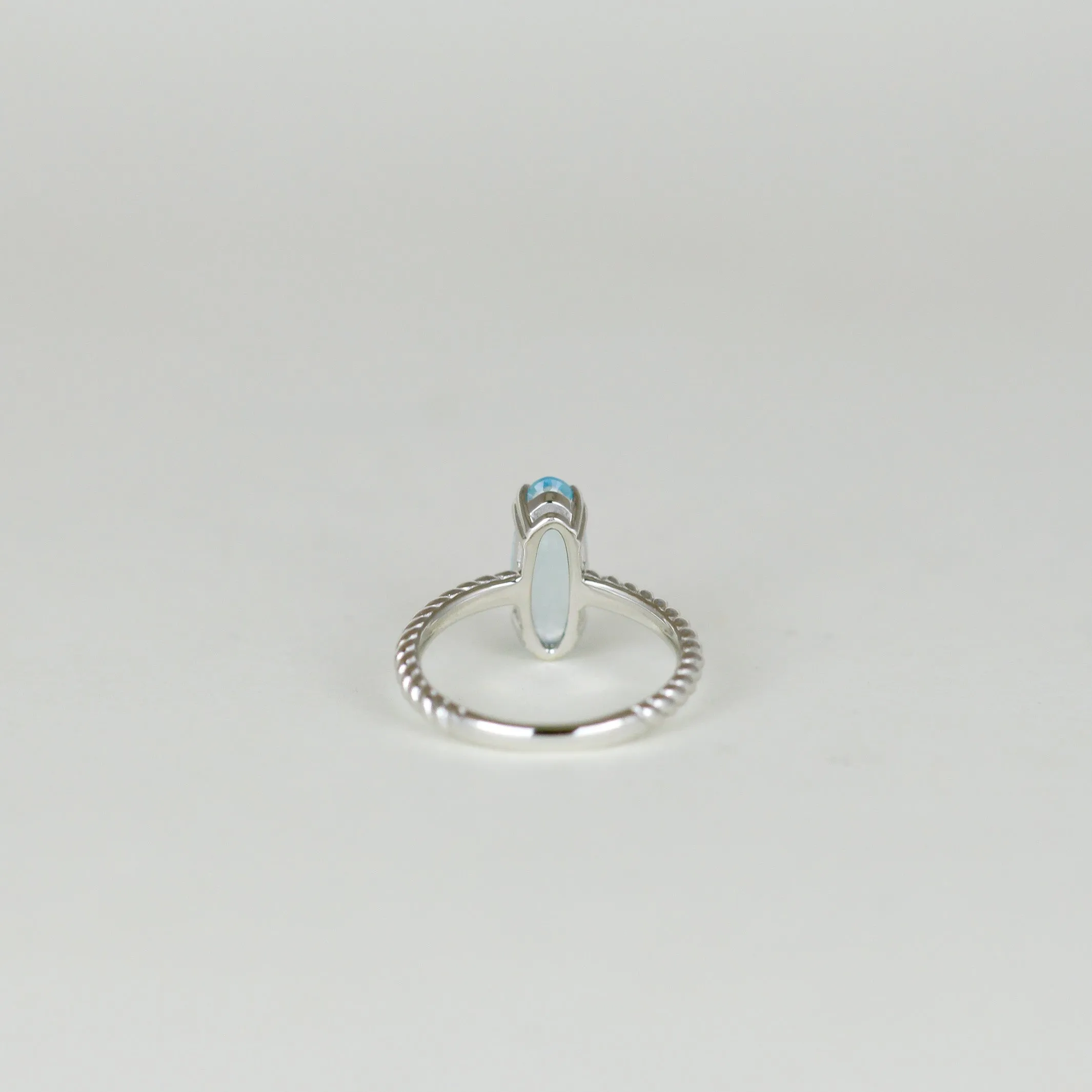 9ct White Gold 1.78ct Elongated Oval Blue Topaz Dress Ring