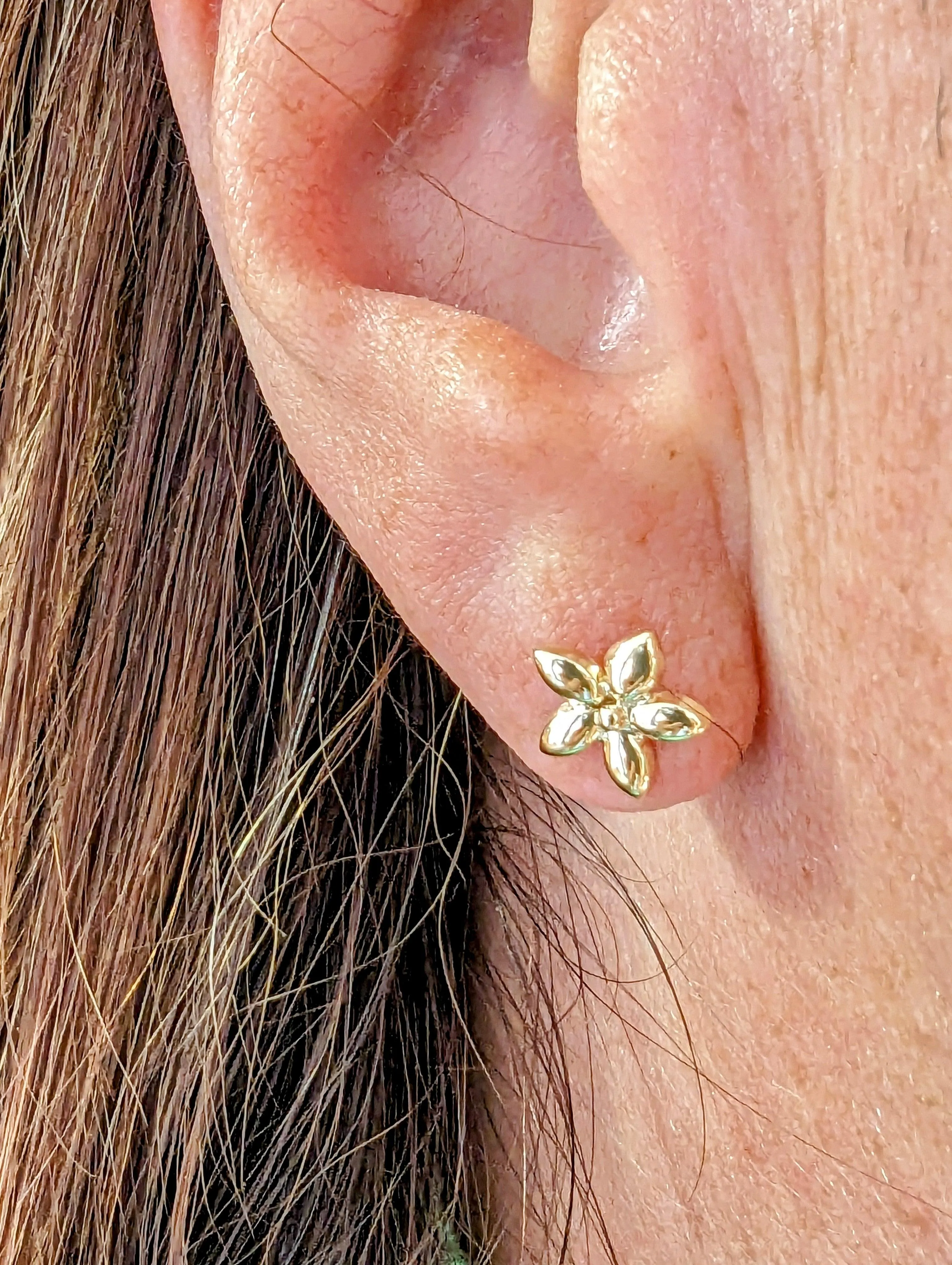 9ct Yellow Gold Flower Stud Earrings