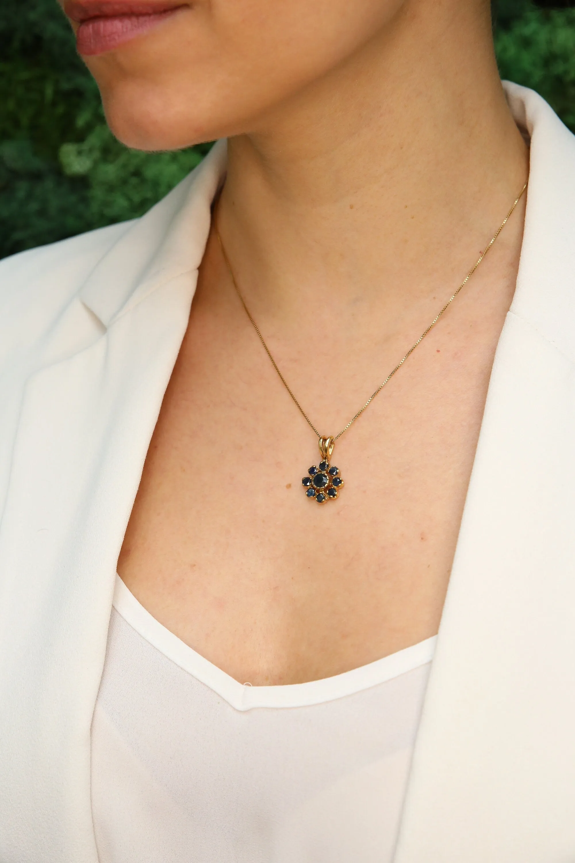 Blue Flower Gold Pendant - Natural Sapphire Necklace, Gold Sapphire Pendant