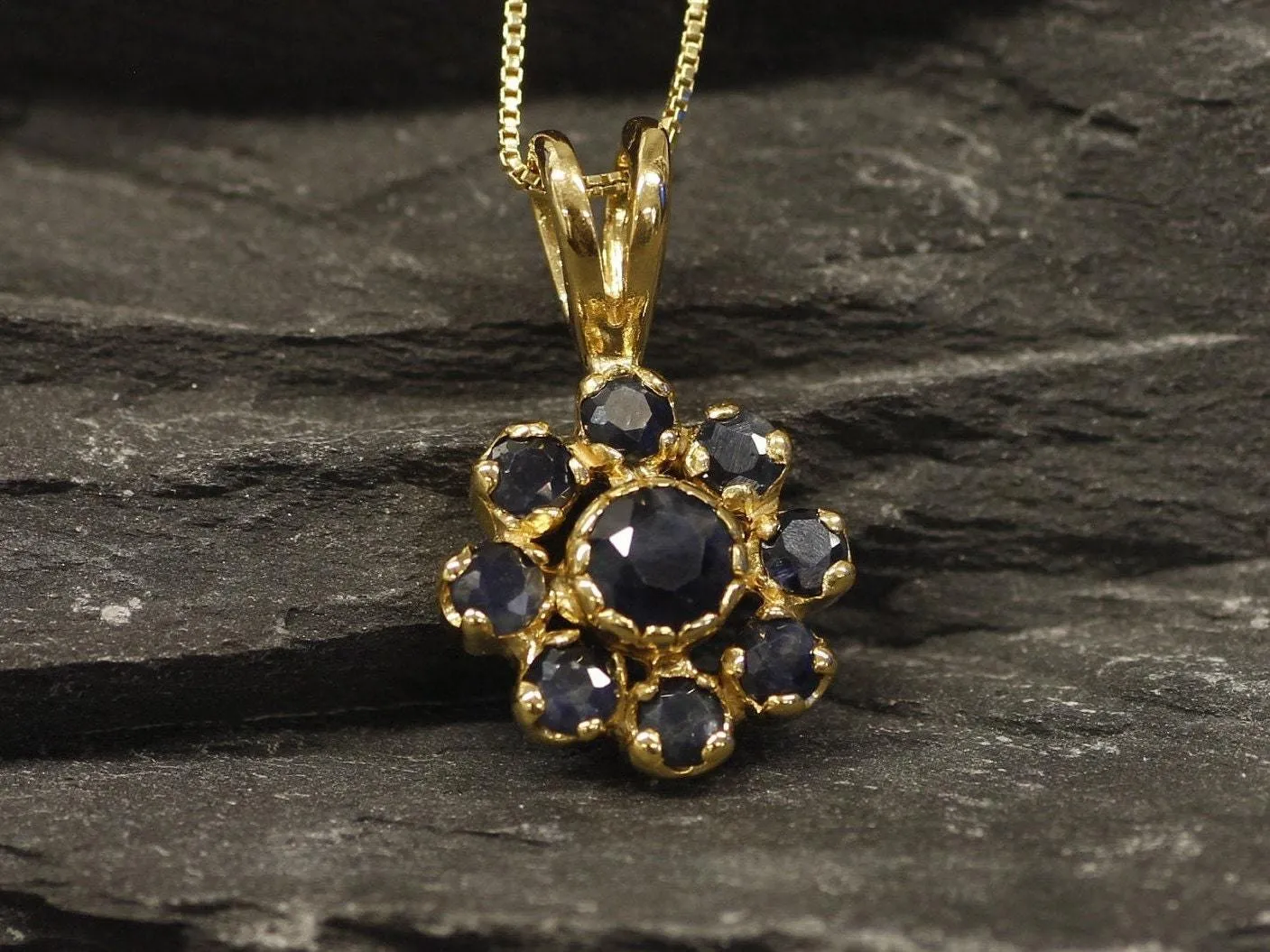 Blue Flower Gold Pendant - Natural Sapphire Necklace, Gold Sapphire Pendant