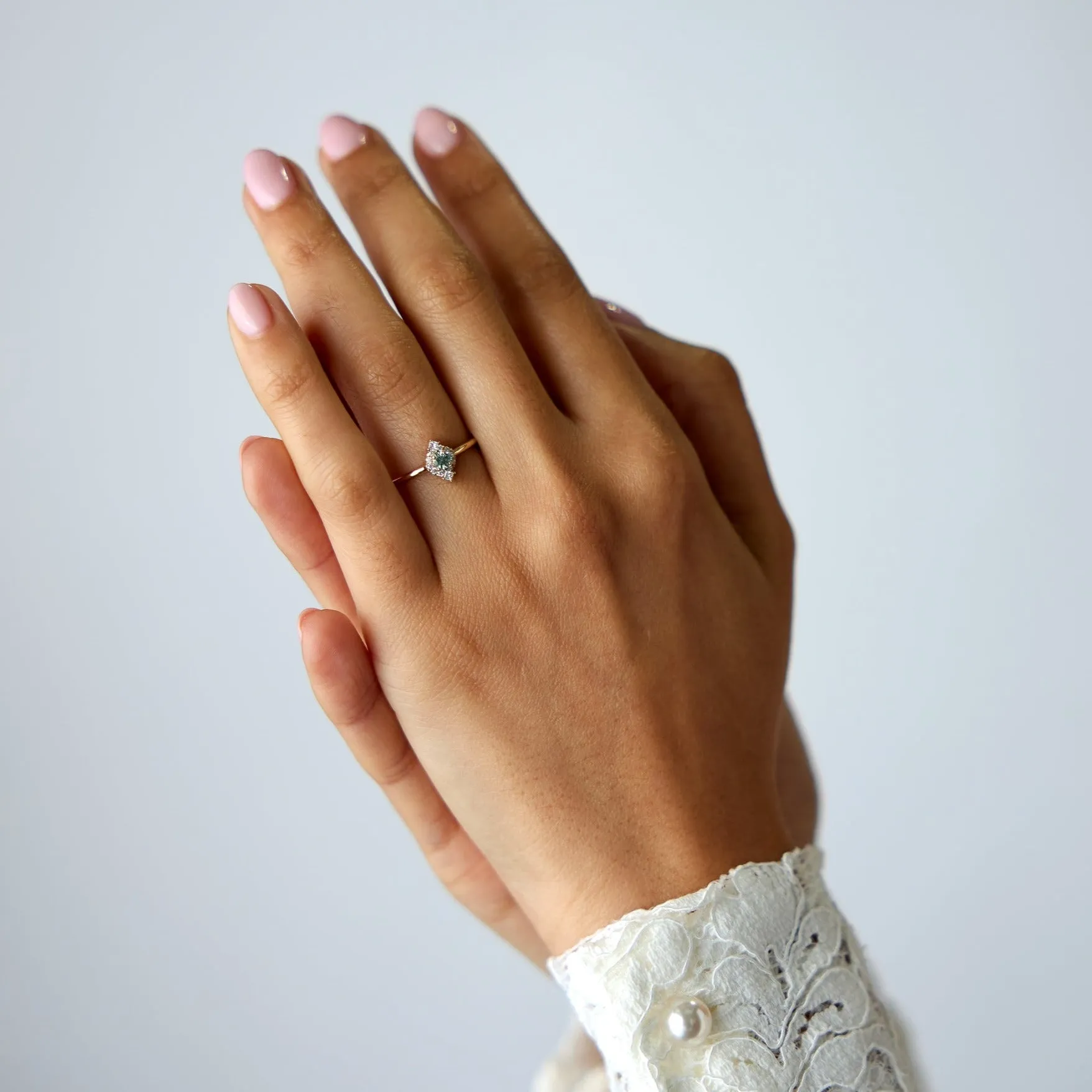Brooklyn Ring - 3mm Teal Round Sapphire