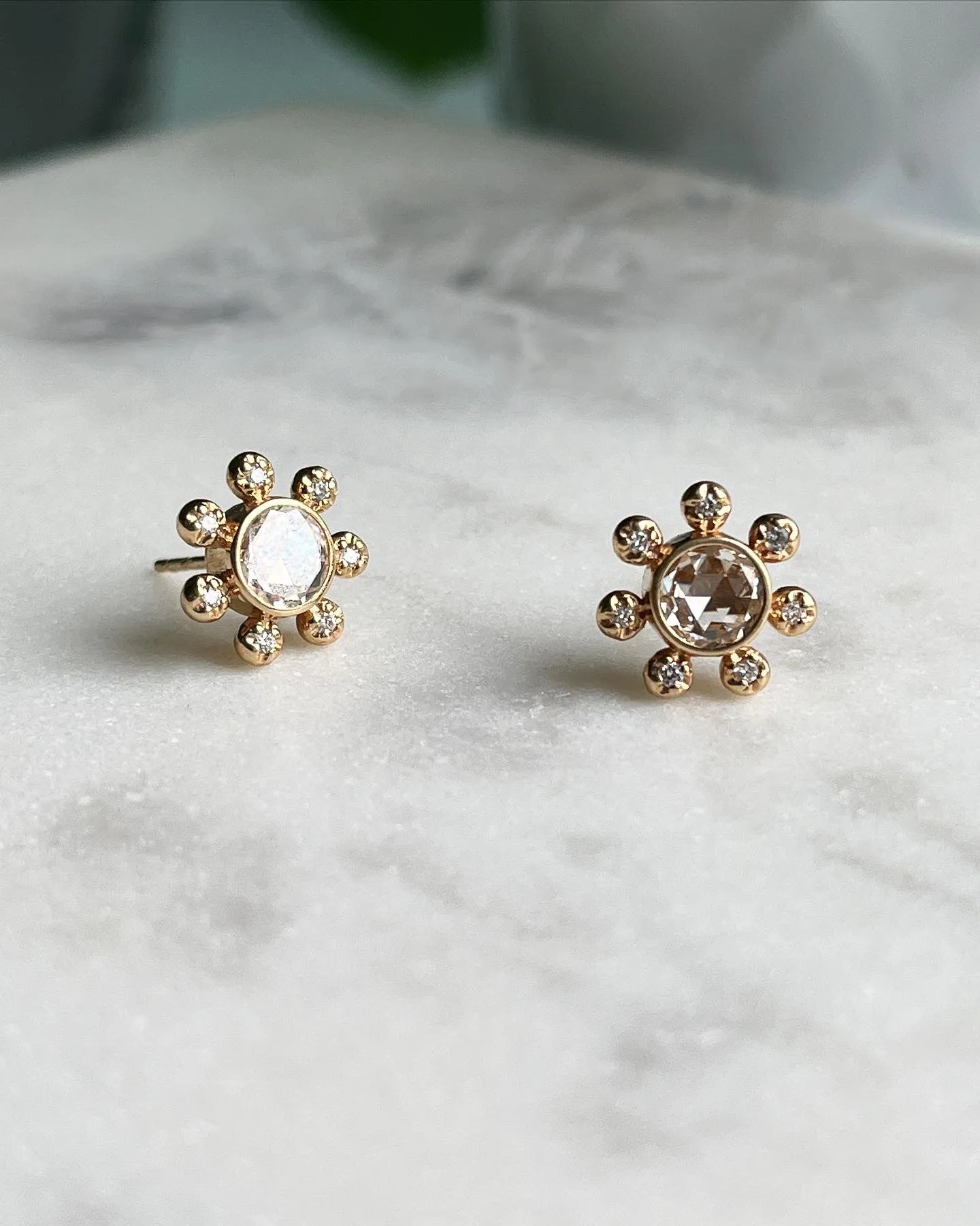 Dew Drop Marine Étoile Studs