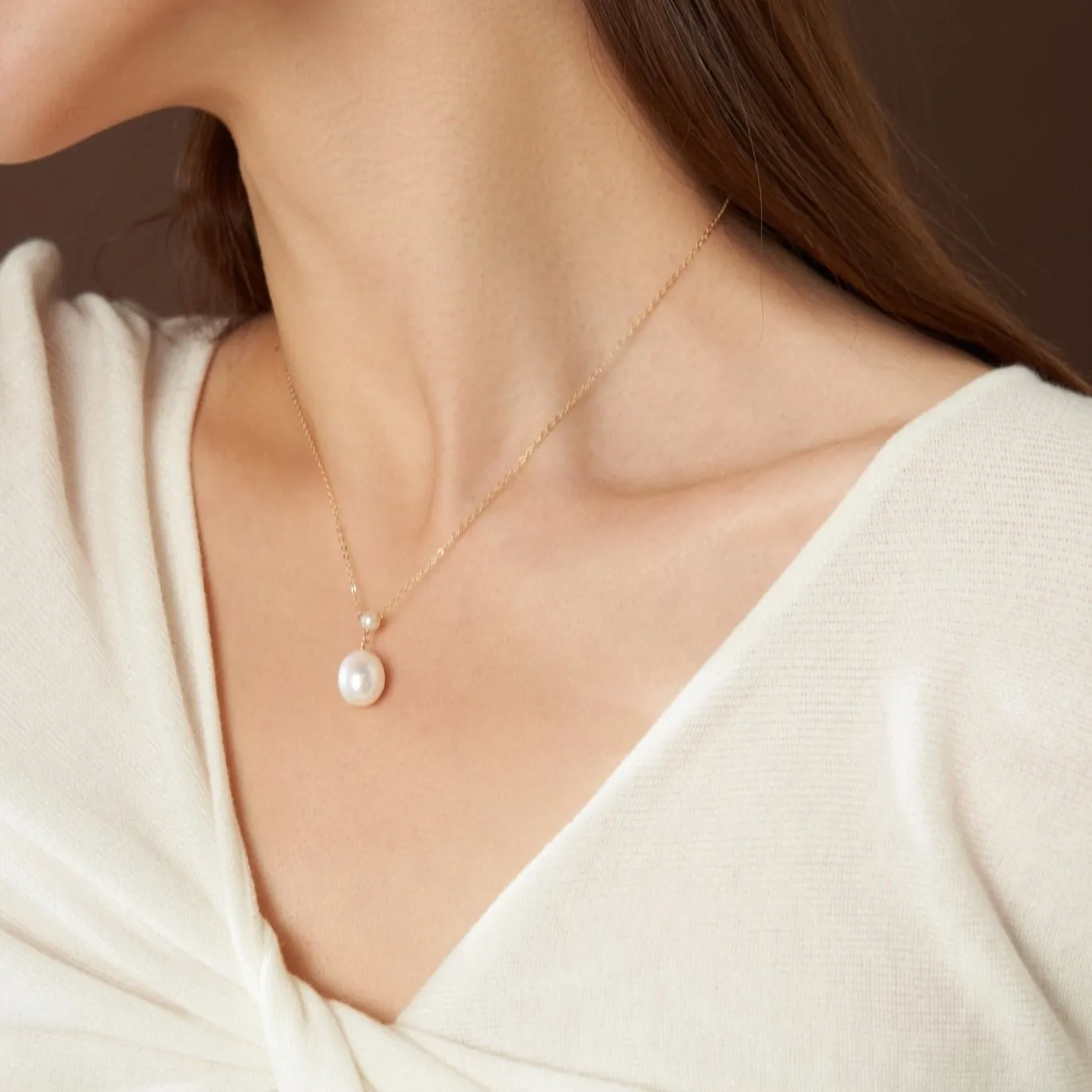 Embellished Series Plump Droplet Pearl Pendant Necklace
