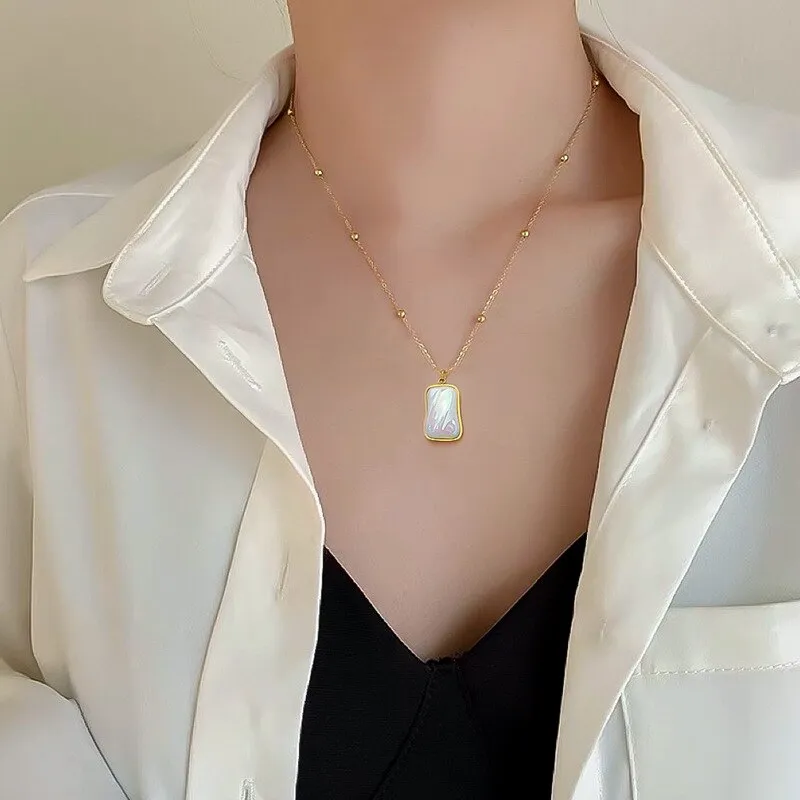 Gold Plated Beautiful Mermaid Pearl Geometric Pendant Shiny Temperament Gift