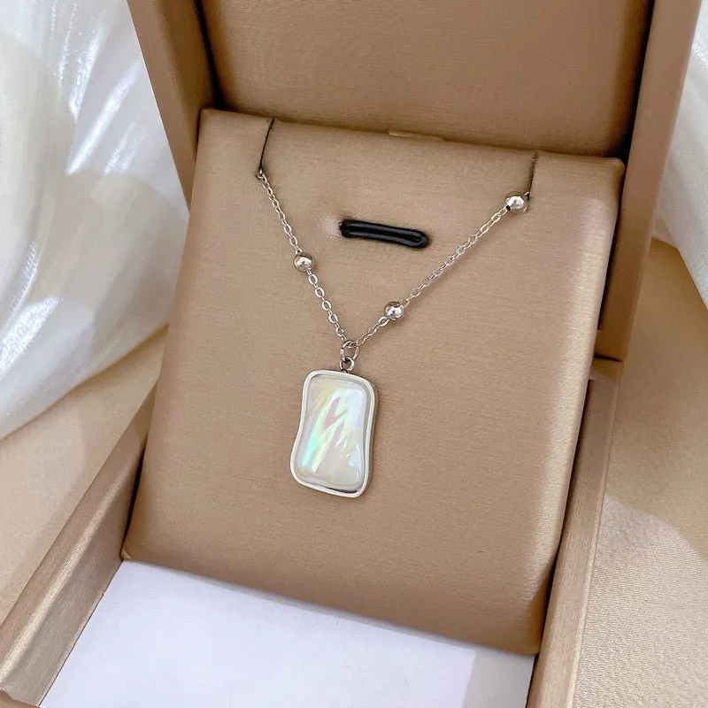 Gold Plated Beautiful Mermaid Pearl Geometric Pendant Shiny Temperament Gift