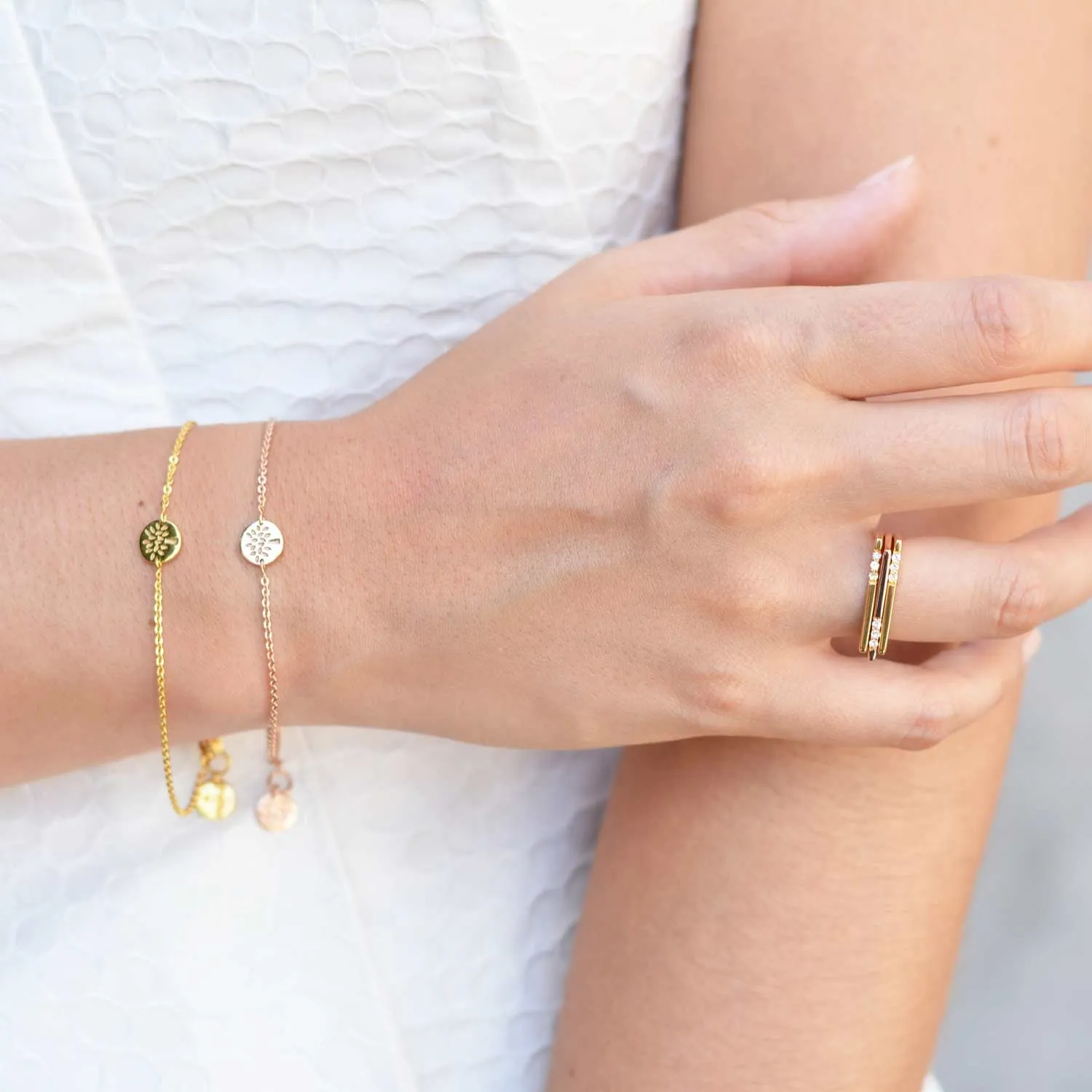 Gold Ring Minerva Bar
