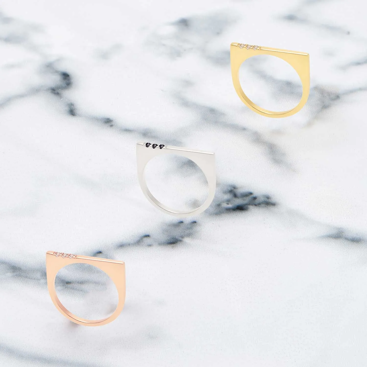 Gold Ring Minerva Bar