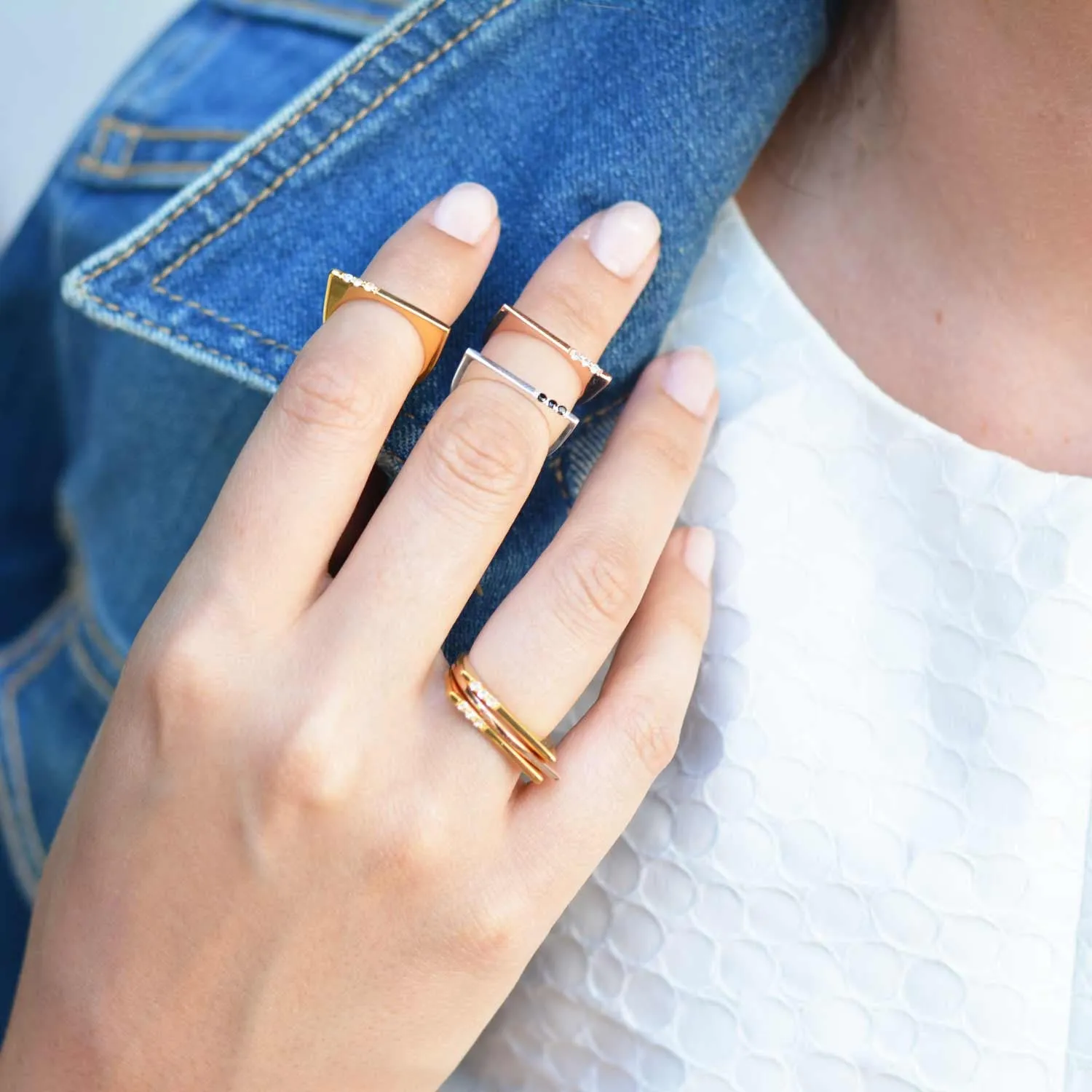 Gold Ring Minerva Bar
