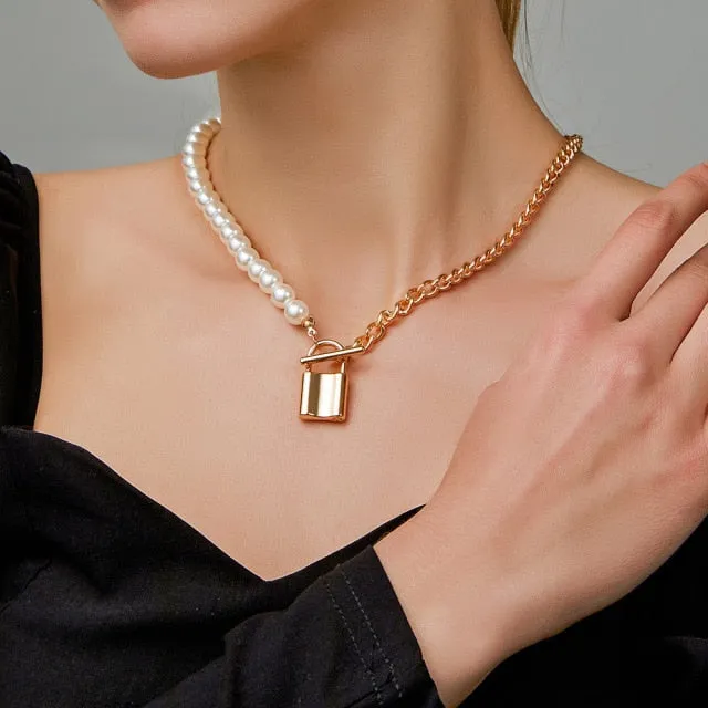 Irregular Pearl Choker Necklaces for Women