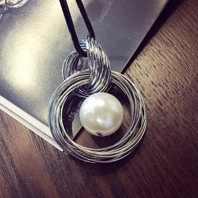 New circles simulated pearl ball pendant long necklace women black chain fashion jewelry