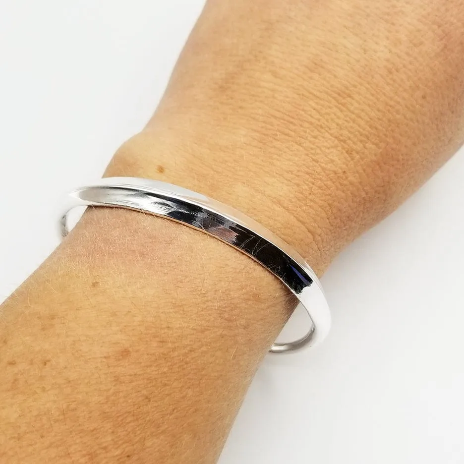 TAPERED KNIFE EDGE CUFF WITH BALL ENDS